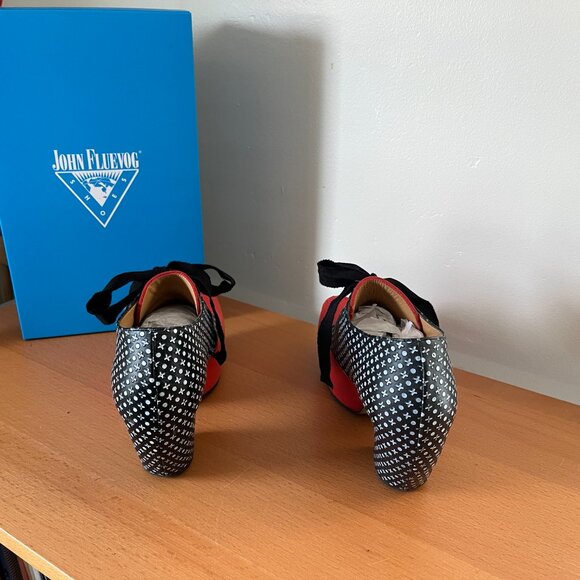 Fluevog Prepare Pledge - tomato red orange w xo b&w accent, ribbon tie - 9.5 - Picture 4 of 6